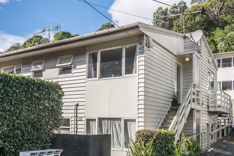 4/147 Glenmore Street, Kelburn, Wellington - Carousel 1