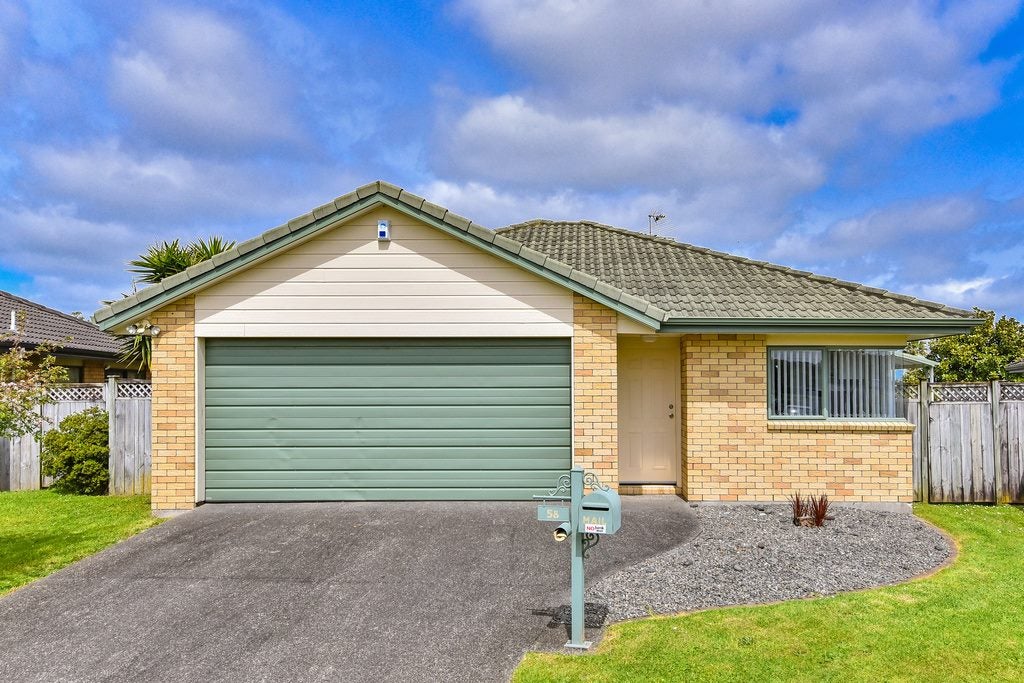 58 Stellata Court, Randwick Park, Auckland - Carousel 1
