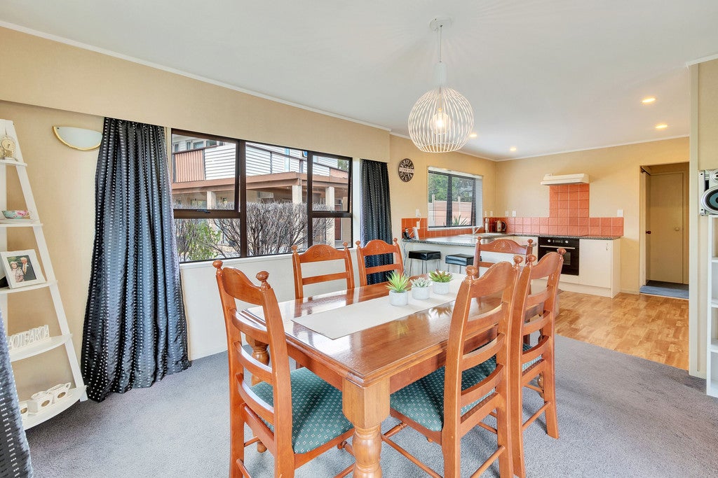 14 Coulthard Terrace, Opaheke, Papakura - Carousel 20