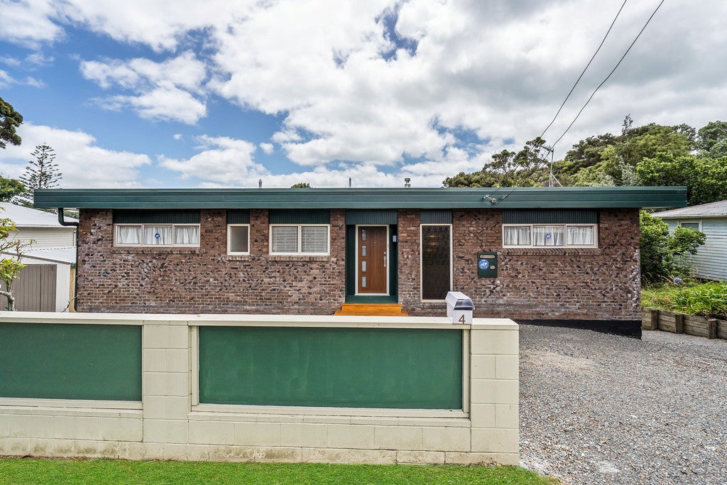 4 Beachlands Road, Beachlands, Auckland - Carousel 1