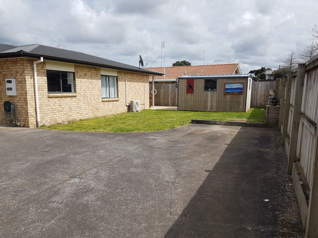 6C Henderson Avenue, Tuakau - Carousel 11