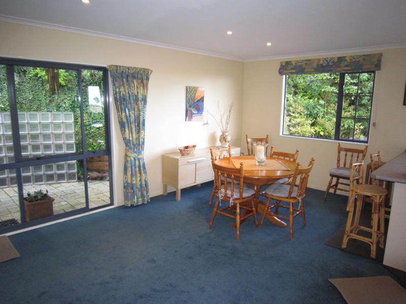 69 Viewmont Drive, Harbour View, Lower Hutt - Carousel 20