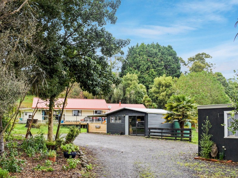12 Tame Porati Street, Manakau, Levin - Carousel 1
