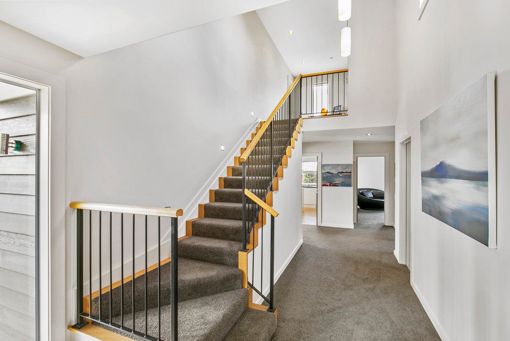9A Calder Place, Wai o Taiki Bay, Auckland - Carousel 2