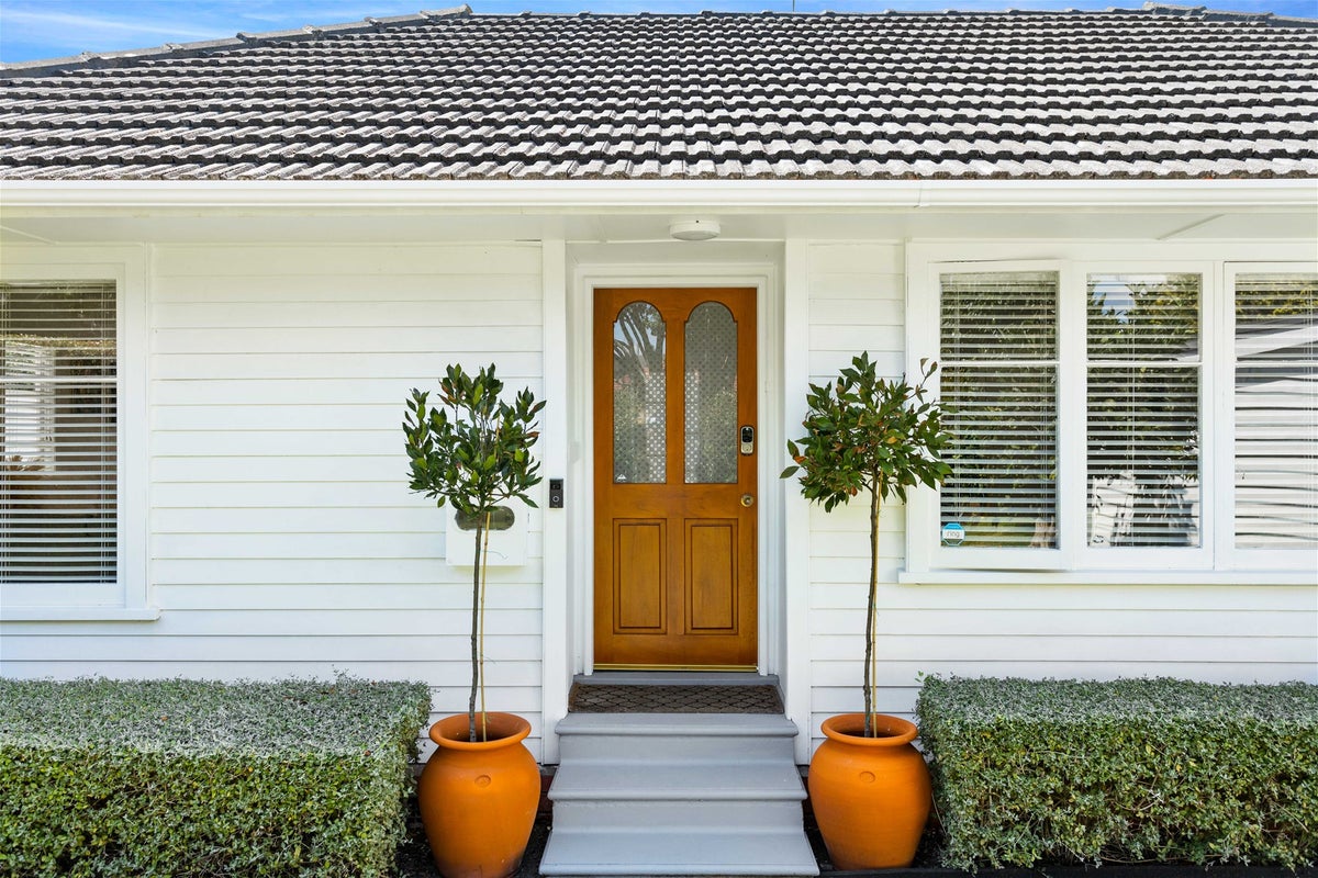 5 Kervil Avenue, Te Atatu Peninsula, Auckland - Carousel 2