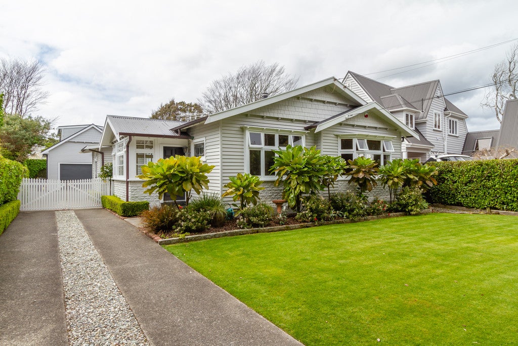 11 Totara Crescent, Woburn, Lower Hutt - Carousel 2