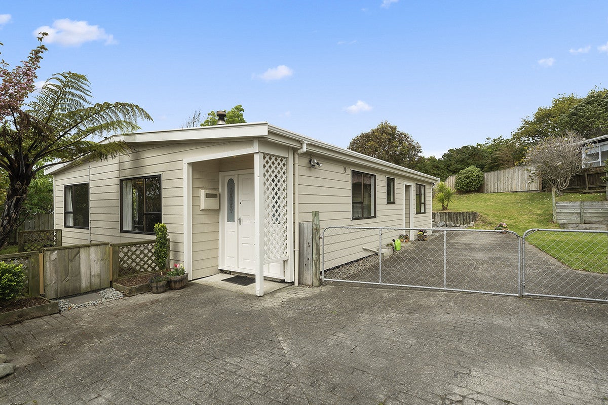154 Matai Road, Raumati Beach, Paraparaumu - Carousel 1