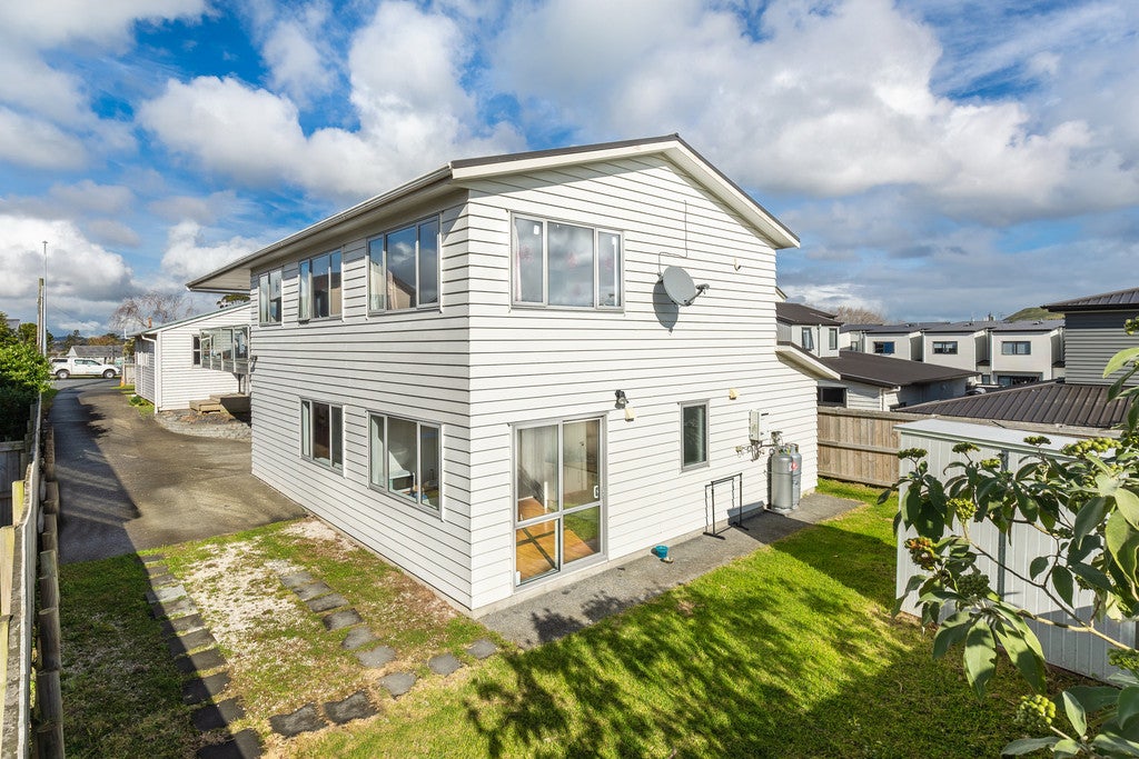 89 Taniwha Street, Wai o Taiki Bay, Auckland - Carousel 1