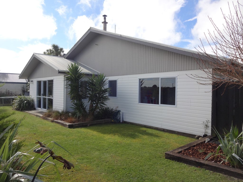 7 Martin Place, Carters Beach, Westport - Carousel 1