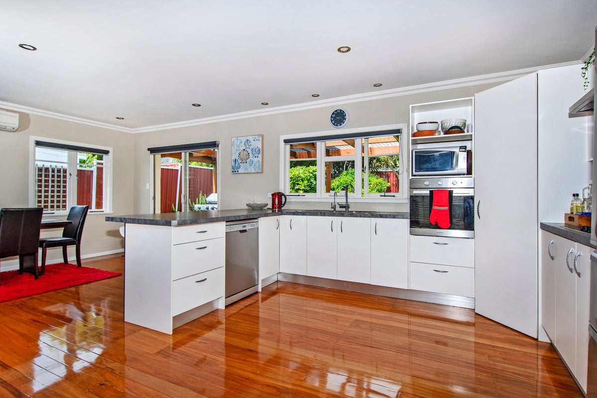 15 Tarewa Road, Morningside, Whangarei - Carousel 2