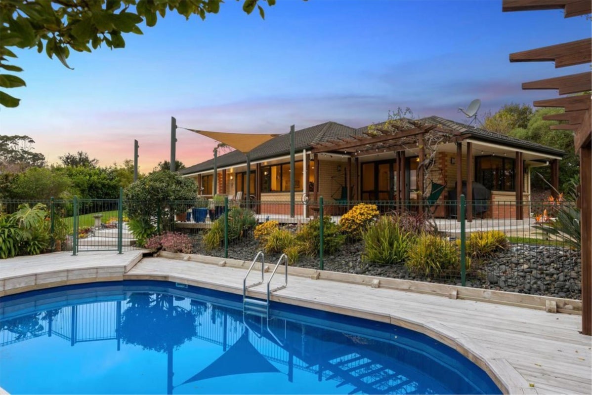 119 Vaughans Road, Albany - Carousel 1