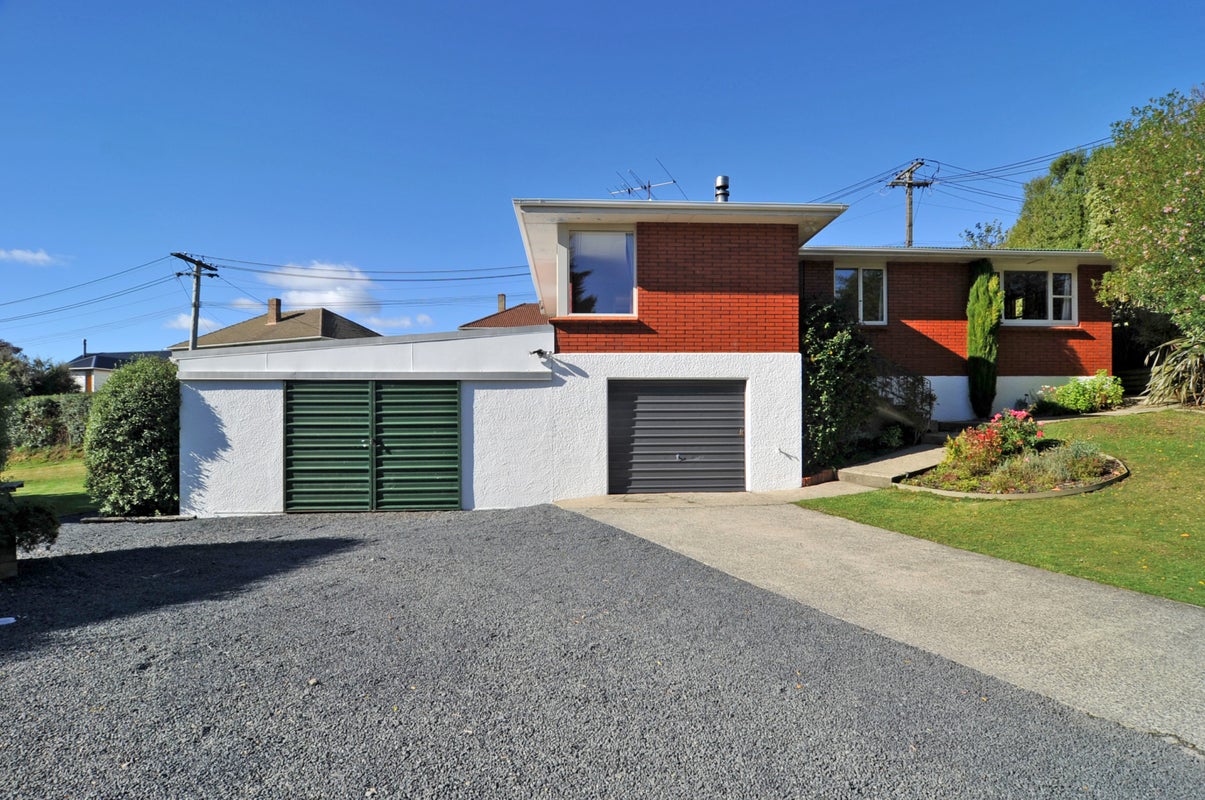 38 Dovecote Avenue, Corstorphine, Dunedin - Carousel 1