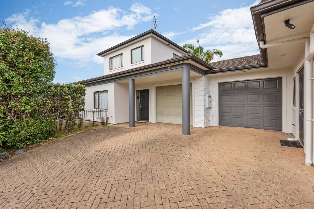 25 Araminta Place, Beachlands, Auckland - Carousel 1