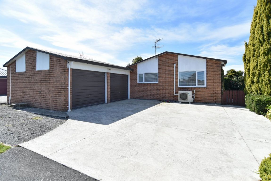 21 Honeysuckle Place, Northcote, Christchurch - Carousel 1