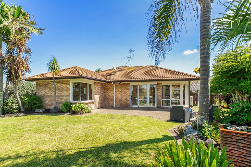 9 Atworth Way, Burswood, Auckland - Carousel 1