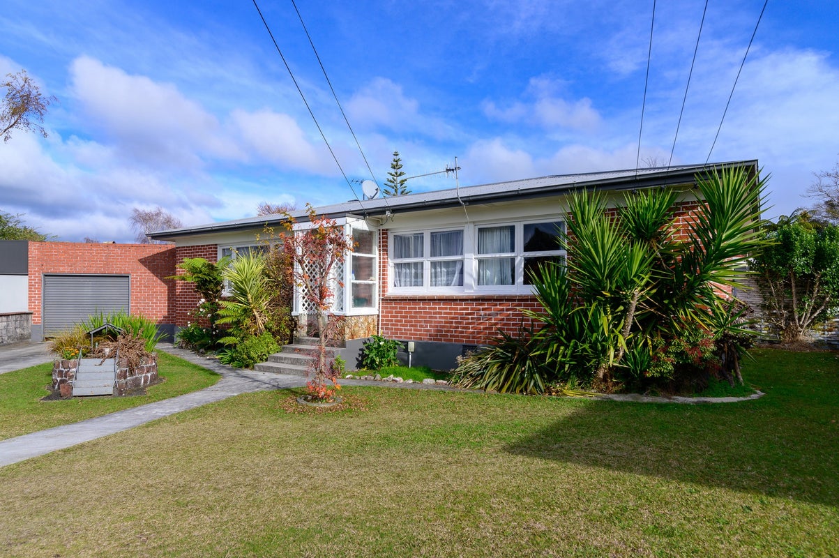 9 Kevin Street, Glenholme, Rotorua - Carousel 2