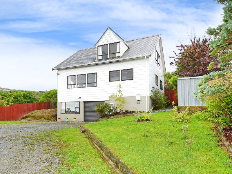 38 Blueberry Grove, Timberlea, Upper Hutt - Carousel 1