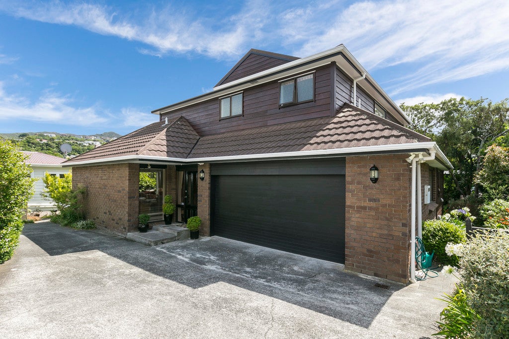 25A Ngatoto Street, Khandallah, Wellington - Carousel 1
