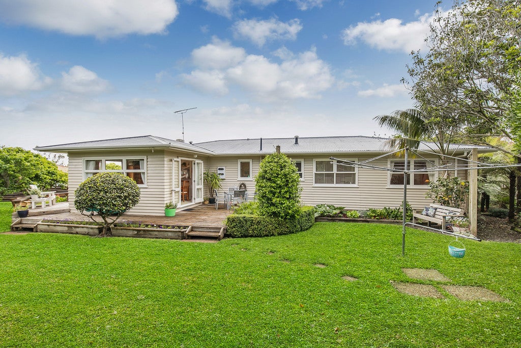 20 Japonica Drive, Beach Haven, Auckland - Carousel 22