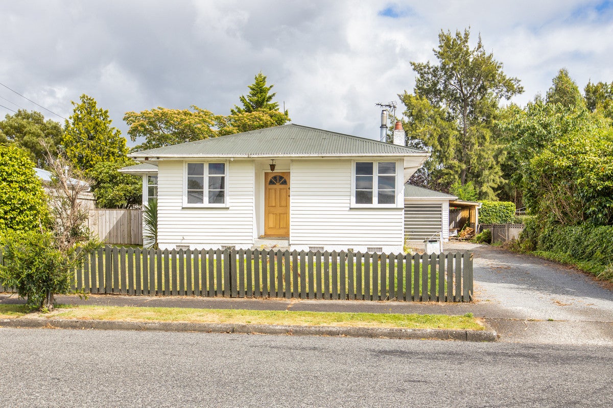 5 Madden Place, Solway, Masterton - Carousel 1