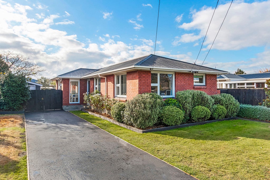 39 Sturrocks Road, Redwood, Christchurch - Carousel 1