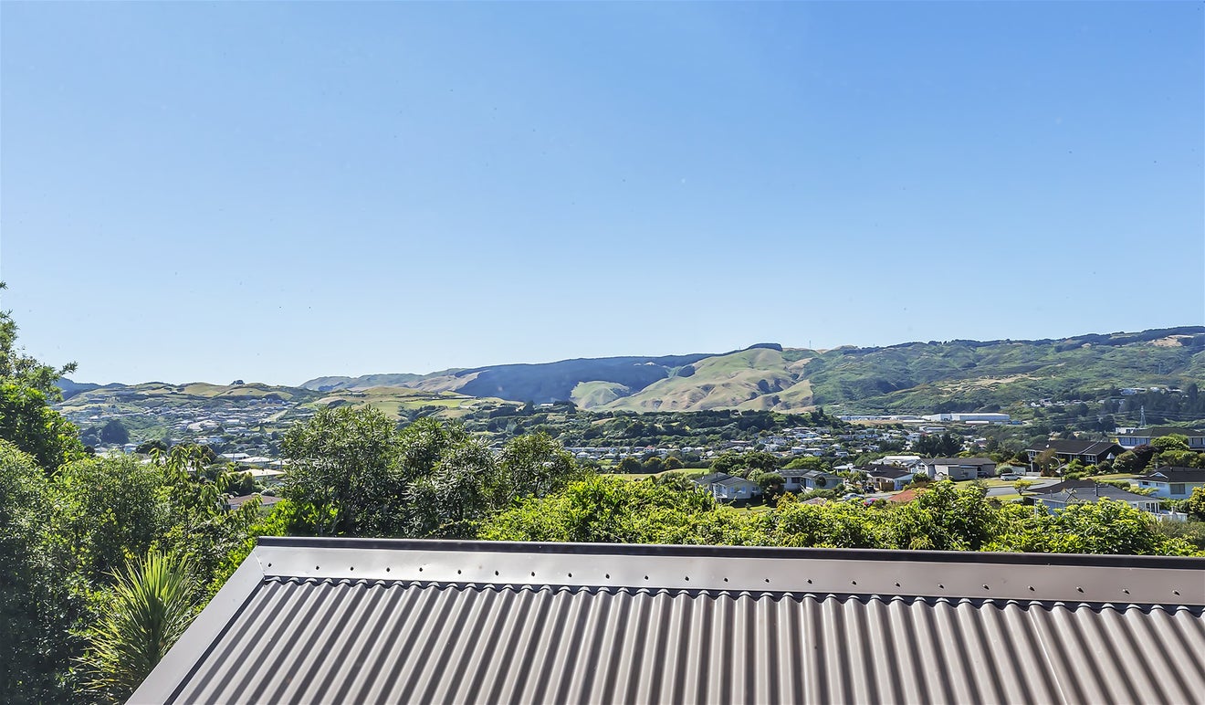 4 Brasenose Place, Tawa, Wellington - Carousel 2