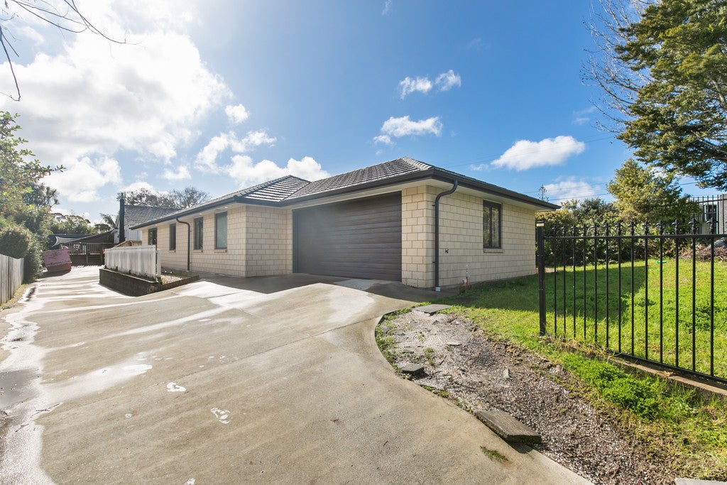 25A Kaurilands Road, Titirangi, Auckland - Carousel 26