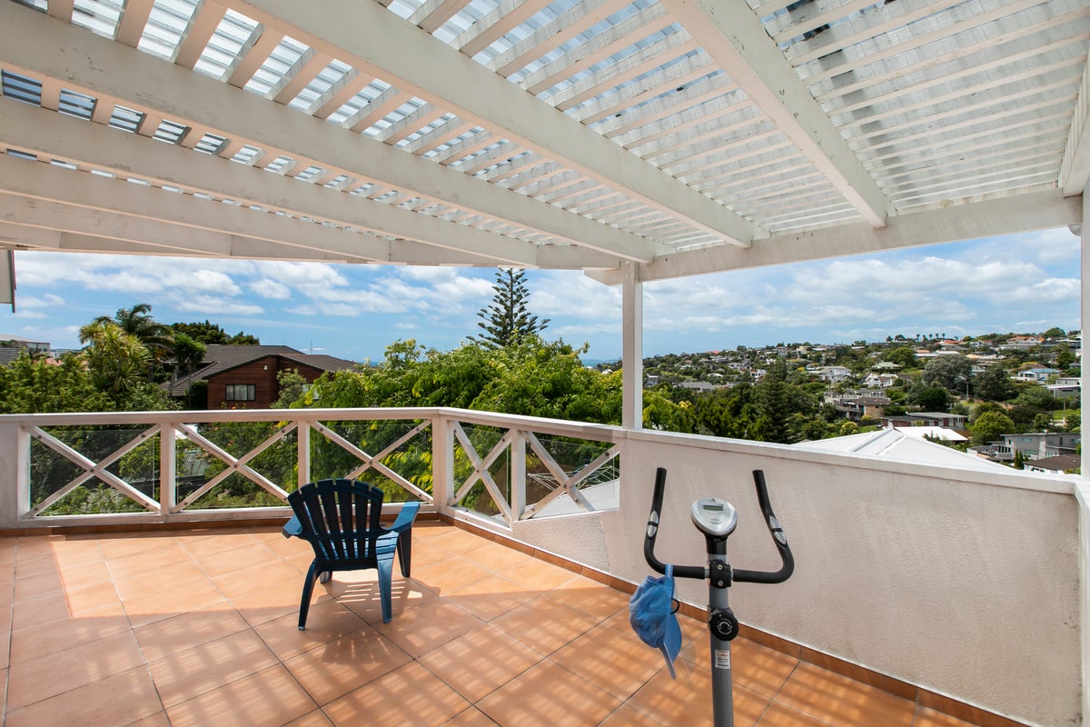 1/14 Kiteroa Terrace, Rothesay Bay, Auckland - Carousel 1