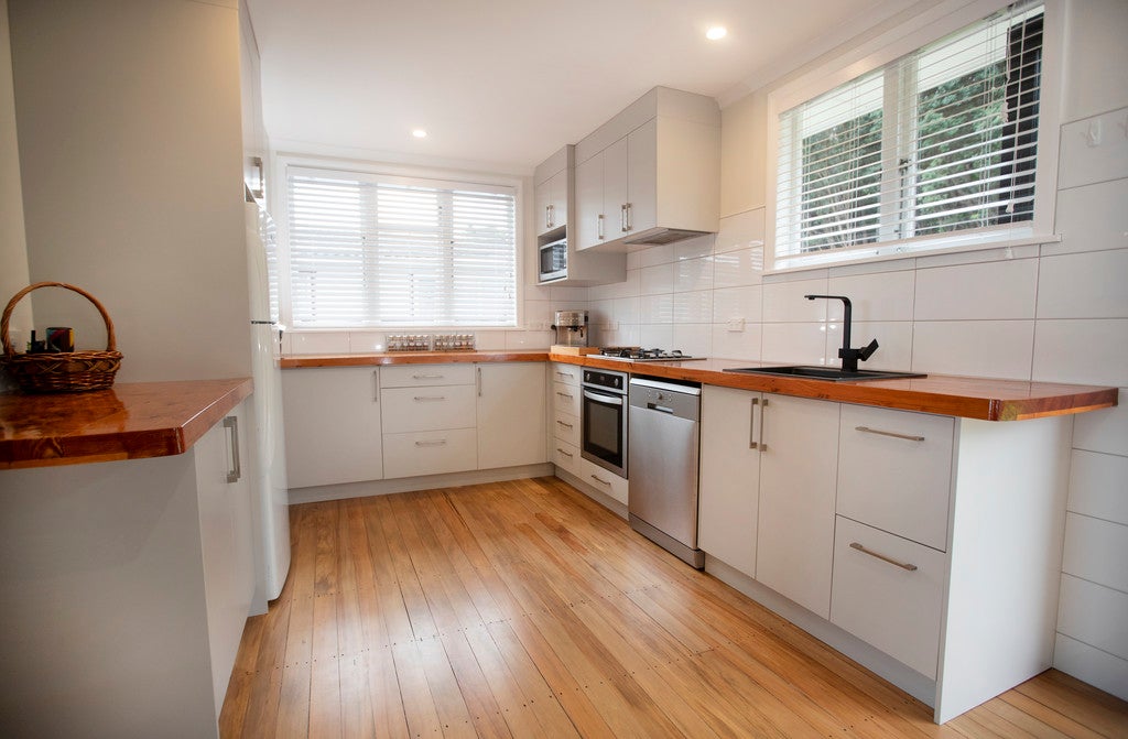 21 Simons Street, Moturoa, New Plymouth - Carousel 2
