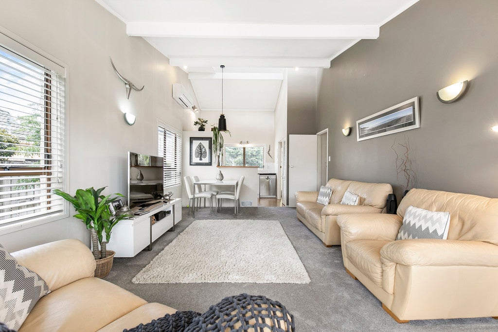 1/111 Cook Street, Howick, Auckland - Carousel 2