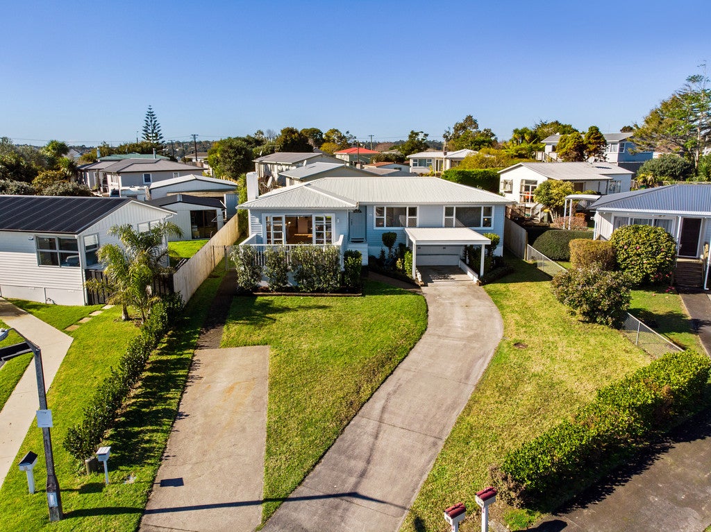 13 Gilpin Place, Beach Haven, Auckland - Carousel 20