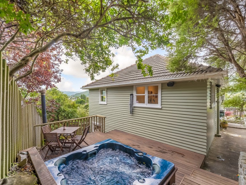 10 Hill Grove, Naenae, Lower Hutt - Carousel 1