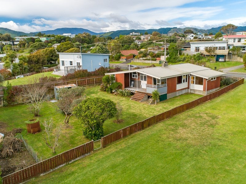9 Queens Road, Waikanae Beach, Waikanae - Carousel 17
