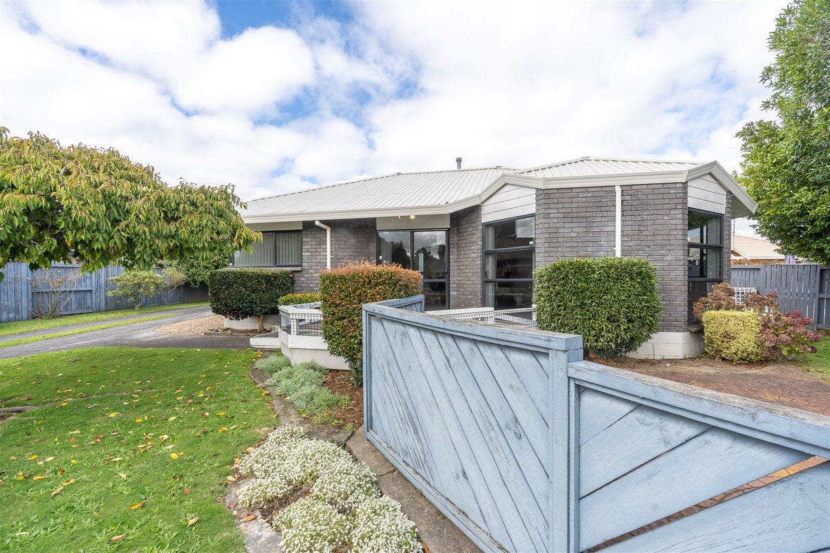 22 Moreland Avenue, Pukete, Hamilton - Carousel 16
