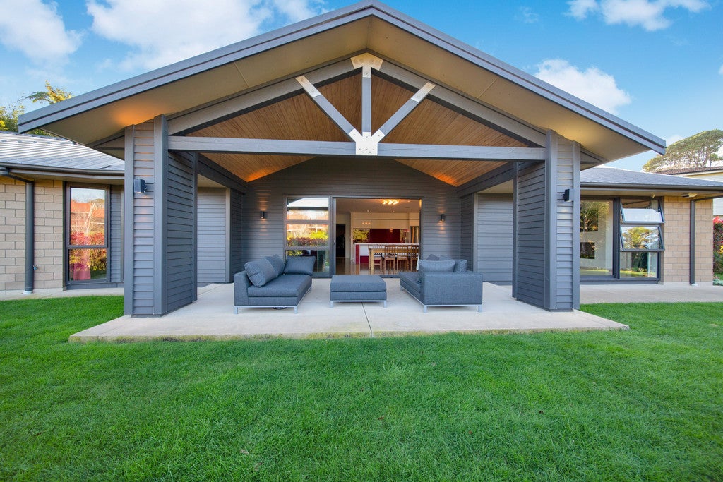 3C Azalea Place, Brooklands, New Plymouth - Carousel 1