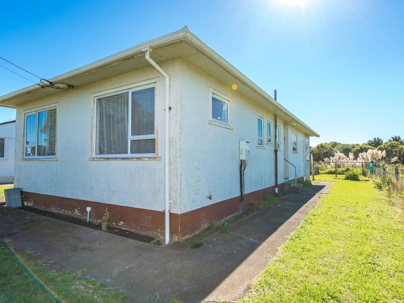 31 Titoki Street, Castlecliff, Whanganui - Carousel 2