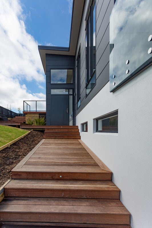 18 Dove Grove, Westmorland, Christchurch - Carousel 2