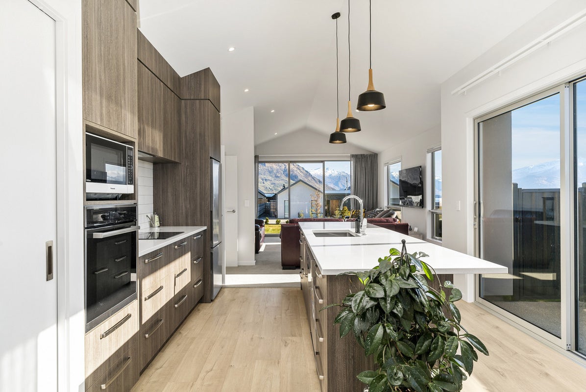 3 Scurr Terrace, Wanaka - Carousel 2
