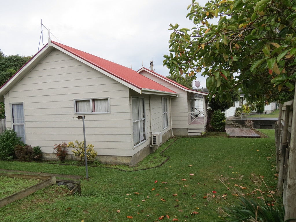 5 Beauly Grove, Papakowhai, Porirua - Carousel 2