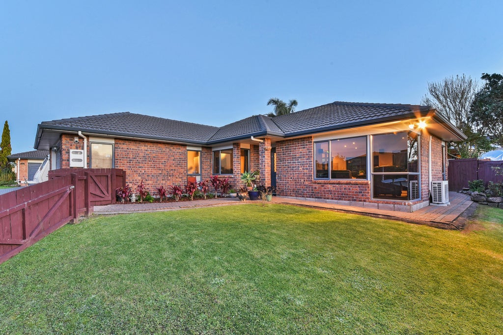 51 Bellville Drive, Clendon Park, Auckland - Carousel 2