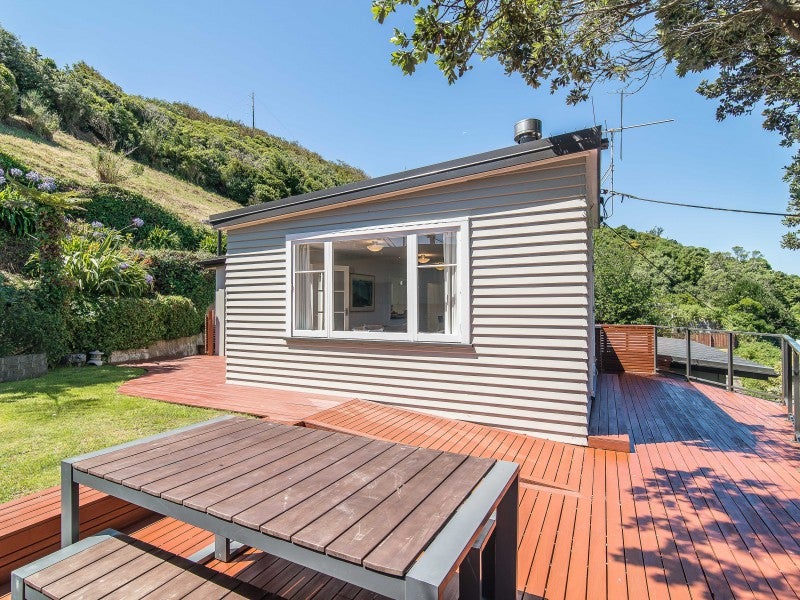 3 Houghton Bay Road, Houghton Bay, Wellington - Carousel 1