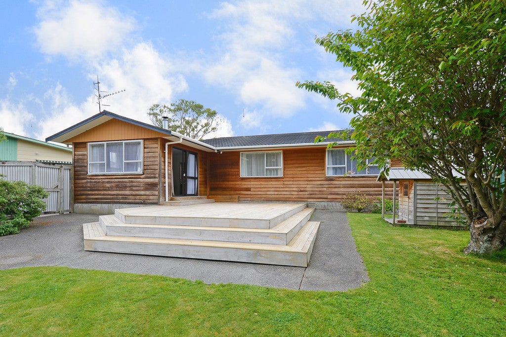 14 Fremont Grove, Totara Park, Upper Hutt - Carousel 2
