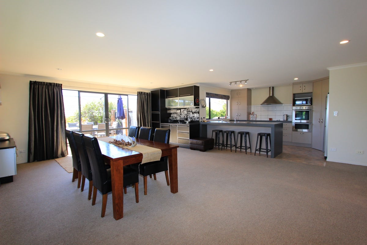 51 Hillcrest Avenue, WITHERLEA, BLENHEIM - Carousel 2