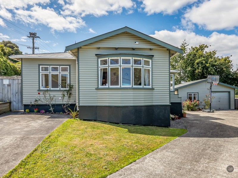 10 McDougall Grove, Haywards, Lower Hutt - Carousel 1