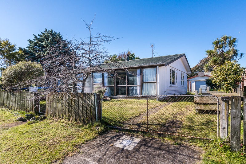 55 Dale Road, Raumati South, Paraparaumu - Carousel 1