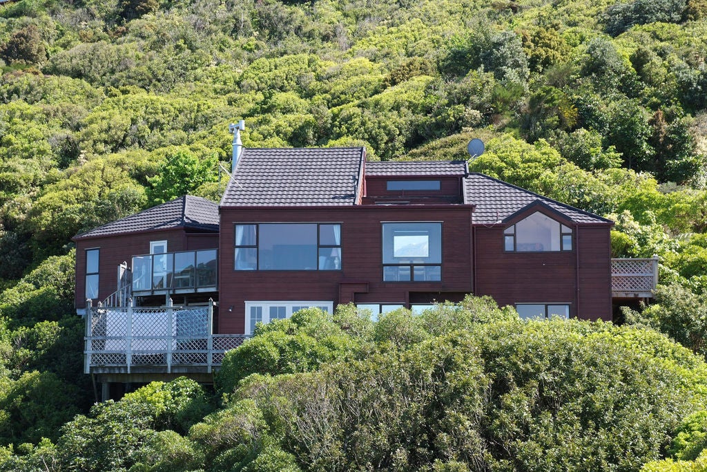 65 Rama Crescent, Khandallah, Wellington - Carousel 2