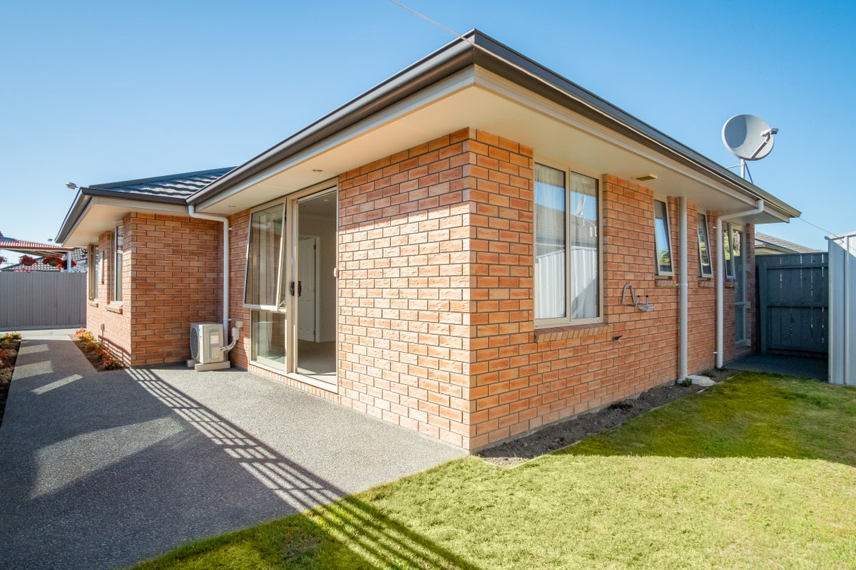 2/30A Factory Road, Belfast, Christchurch - Carousel 1