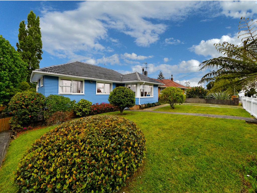 97 Godley Road, Green Bay, Auckland - Carousel 1