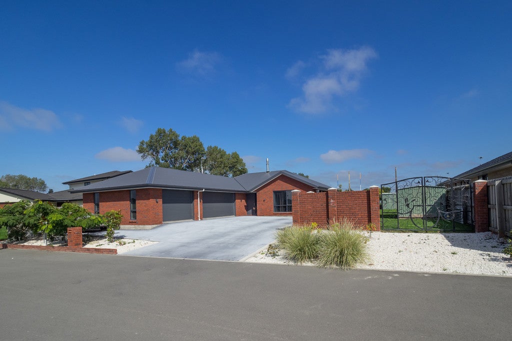 8E Goldrich Grove, Netherby, Ashburton - Carousel 1