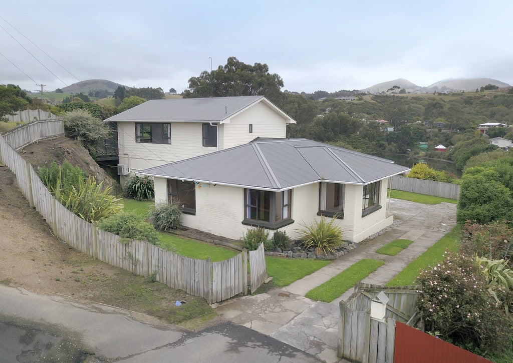 25 Bath Street, Brighton, Dunedin - Carousel 1